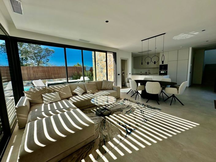 Image No.5-3 Bed Villa for sale