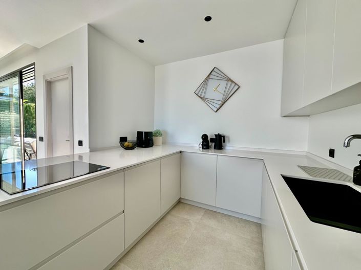 Image No.9-3 Bed Villa for sale