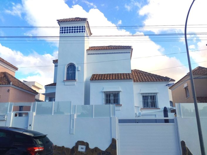 Image No.2-Villa de 4 chambres à vendre à San Miguel de Salinas
