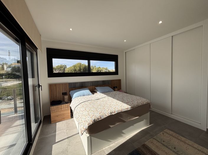 Image No.28-2 Bed Property for sale