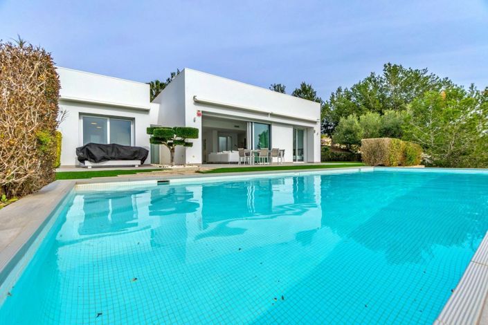 Image No.10-3 Bed Villa for sale