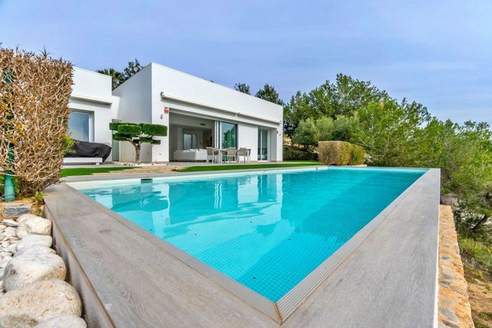 Image No.11-3 Bed Villa for sale