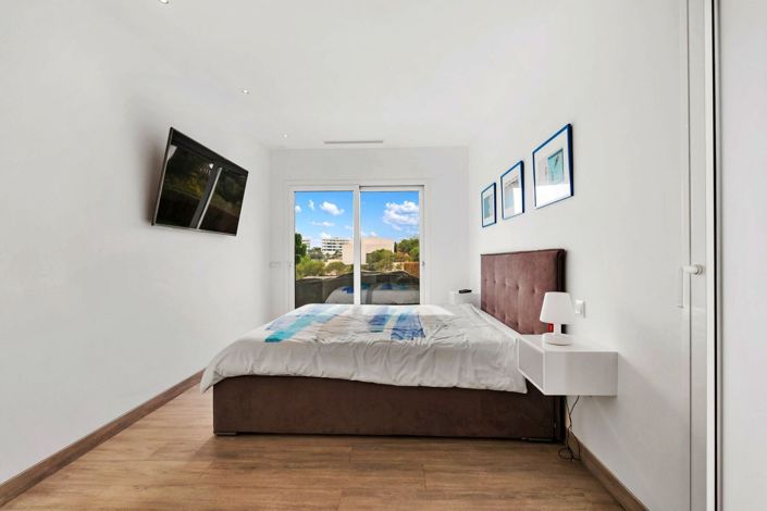 Image No.25-3 Bed Villa for sale