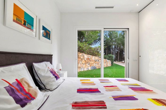 Image No.27-3 Bed Villa for sale