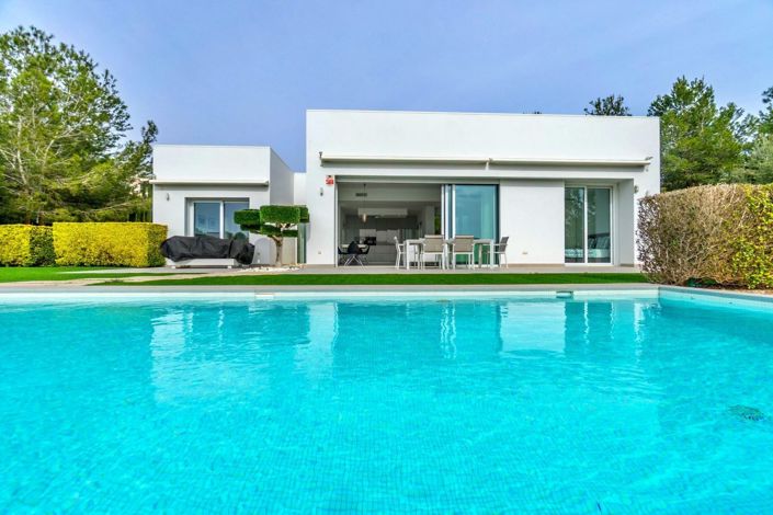 Image No.8-3 Bed Villa for sale