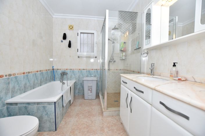 Image No.20-3 Bed Villa for sale