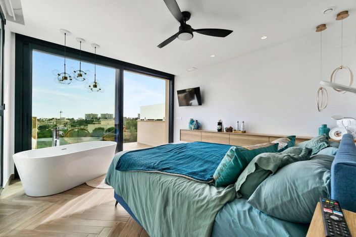 Image No.28-4 Bed Villa for sale