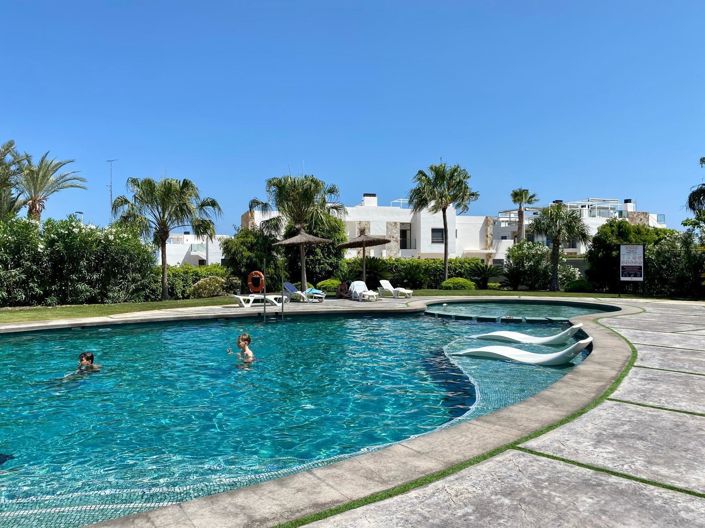 Image No.25-3 Bed Apartment for sale