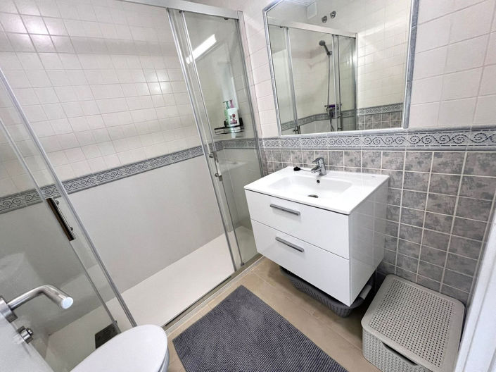 Image No.22-3 Bed Property for sale