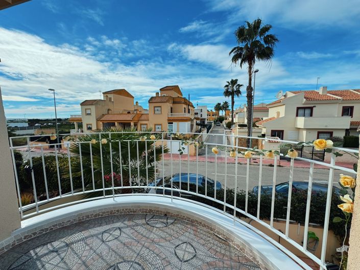 Image No.17-3 Bed Property for sale