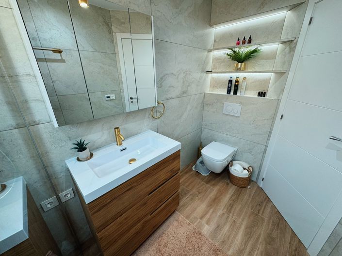 Image No.22-3 Bed Property for sale