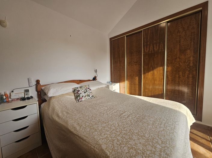 Image No.20-3 Bed Apartment for sale