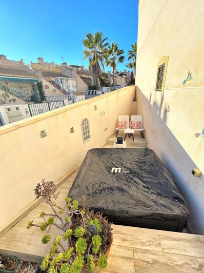 Image No.24-4 Bed Property for sale