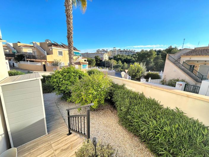 Image No.26-4 Bed Property for sale