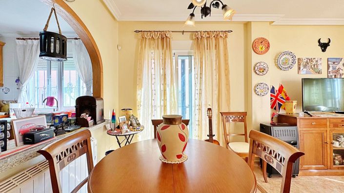 Image No.19-3 Bed Property for sale