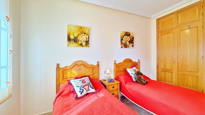 Image No.25-3 Bed Property for sale