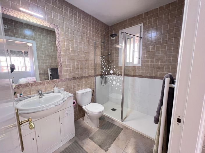 Image No.19-3 Bed Villa for sale