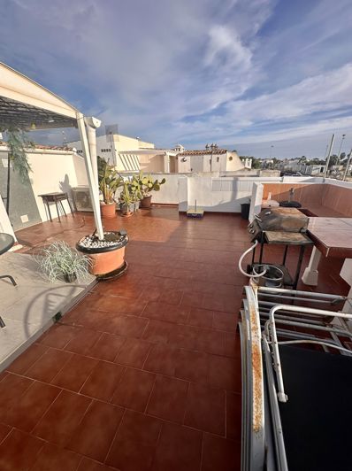 Image No.13-3 Bed Property for sale