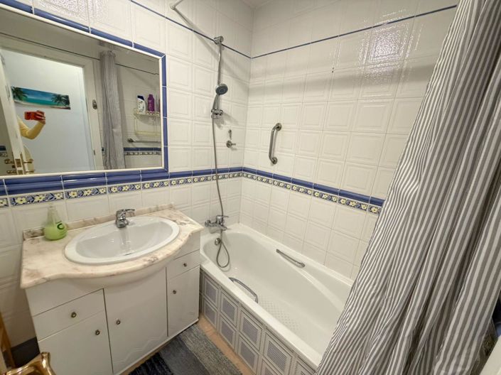 Image No.11-3 Bed Property for sale