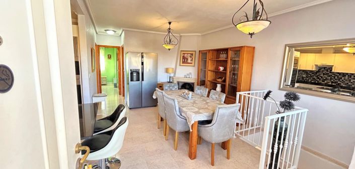 Image No.17-4 Bed Property for sale