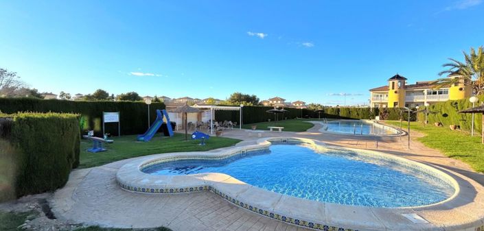 Image No.2-4 Bed Property for sale