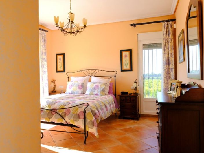 Image No.44-5 Bed Villa for sale