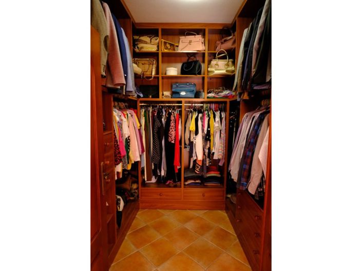 Image No.48-5 Bed Villa for sale