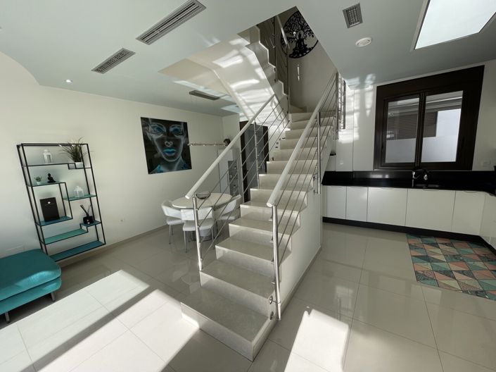 Image No.8-2 Bed Property for sale