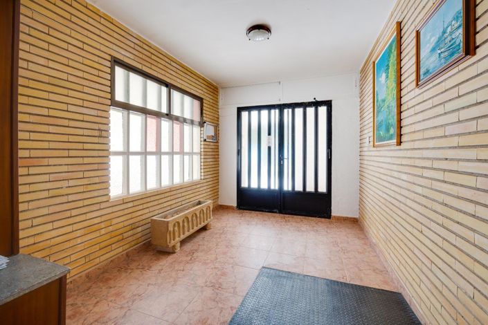 Image No.34-2 Bed Apartment for sale