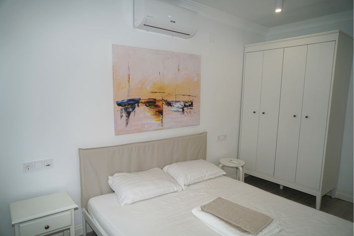 Image No.15-3 Bed Property for sale