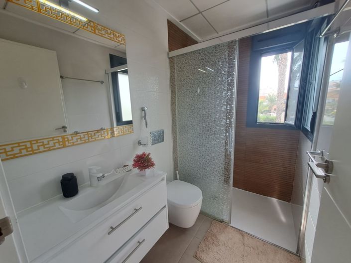 Image No.19-3 Bed Property for sale