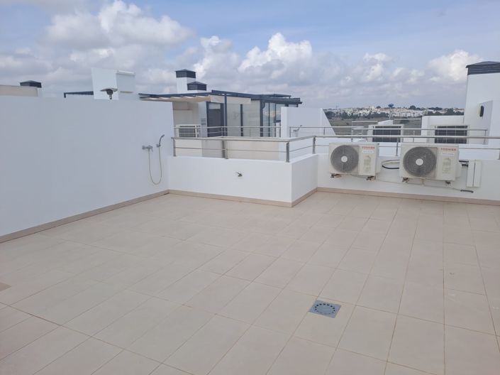 Image No.28-3 Bed Property for sale