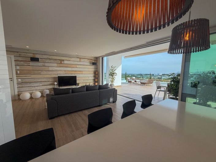 Image No.11-3 Bed Apartment for sale