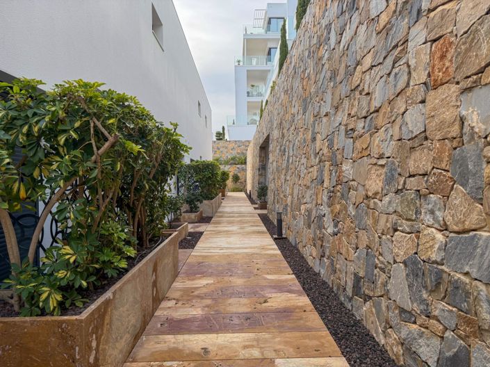 Image No.25-3 Bed Apartment for sale