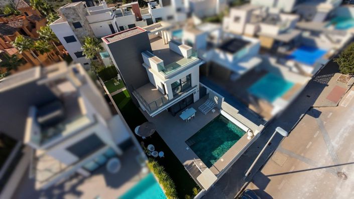 Image No.2-4 Bed Villa for sale