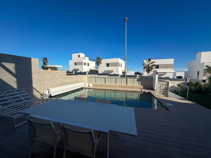 Image No.28-4 Bed Villa for sale