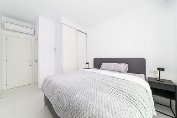 Image No.12-3 Bed Property for sale