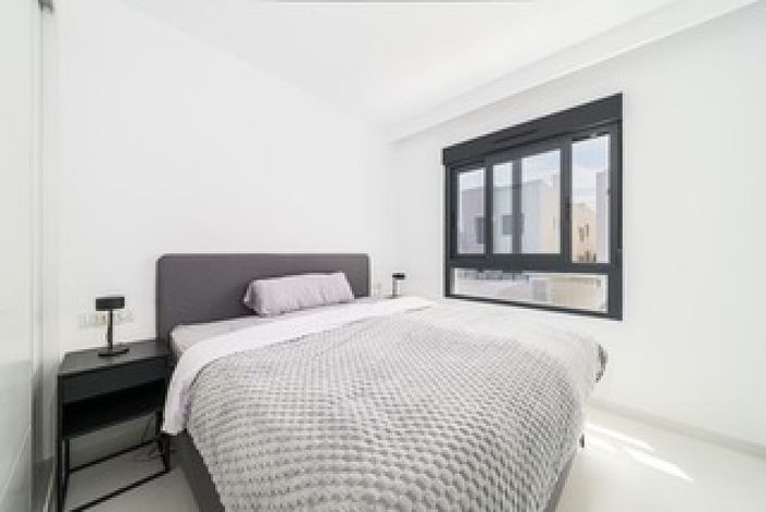 Image No.13-3 Bed Property for sale