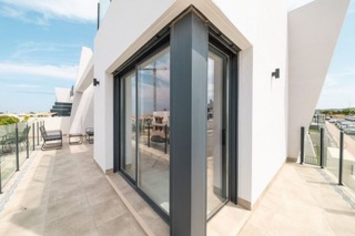 Image No.21-3 Bed Property for sale