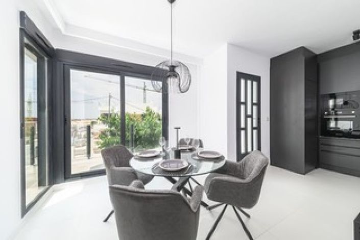 Image No.3-3 Bed Property for sale