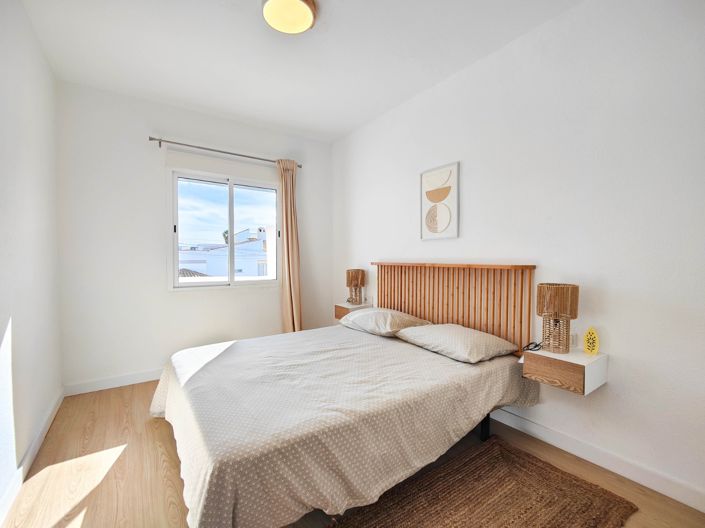 Image No.24-2 Bed Apartment for sale