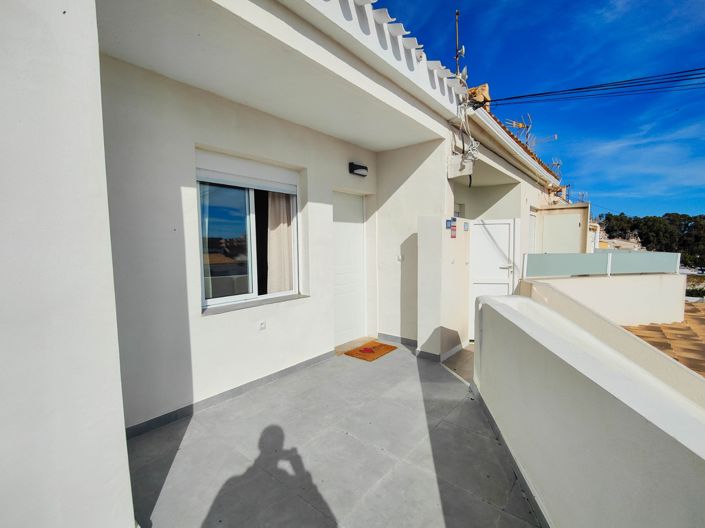 Image No.30-2 Bed Apartment for sale