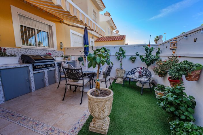 Image No.24-3 Bed Property for sale