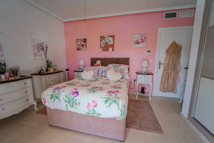 Image No.39-3 Bed Property for sale