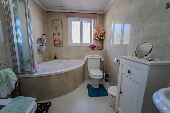 Image No.46-3 Bed Property for sale