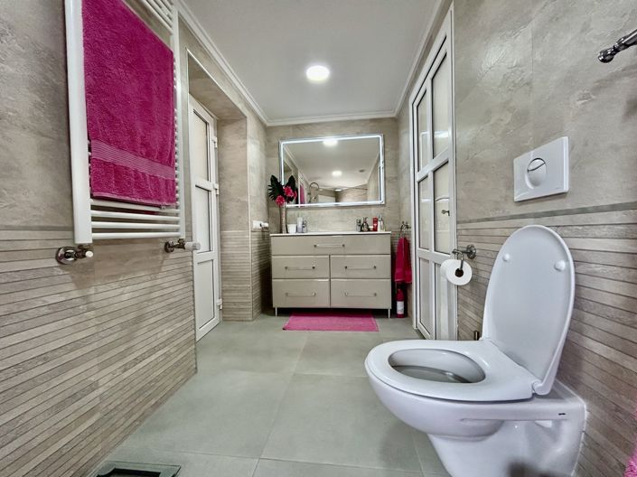 Image No.26-6 Bed Villa for sale