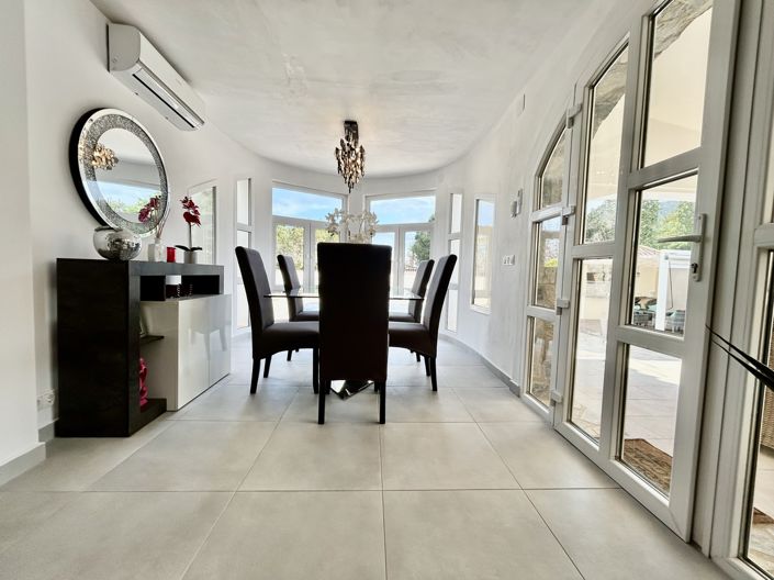 Image No.6-6 Bed Villa for sale