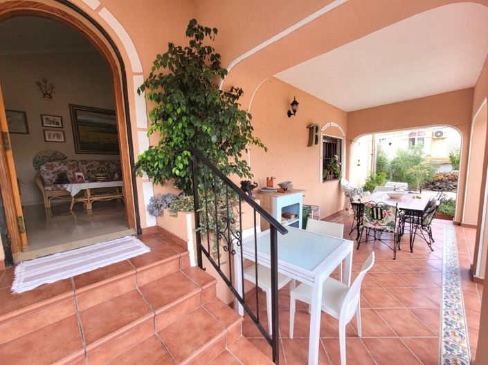 Image No.2-4 Bed Villa for sale