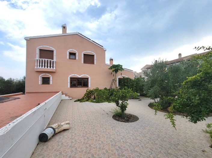 Image No.3-4 Bed Villa for sale
