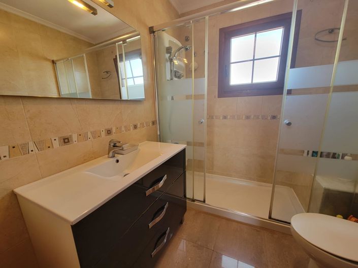 Image No.40-4 Bed Villa for sale